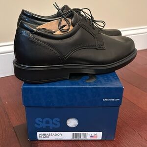 Brand new San Antonio Shoes (SAS) Black Ambassador Oxford shoes. Men’s size 11.